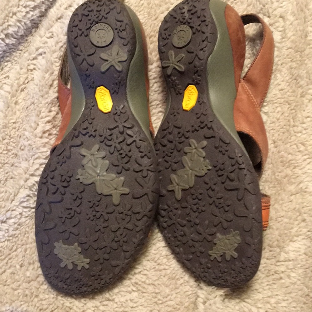 Sandals - Picture 2 of 3
